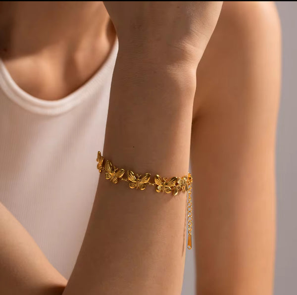 18K Gold Butterfly Bracelet – Luxe Veloura