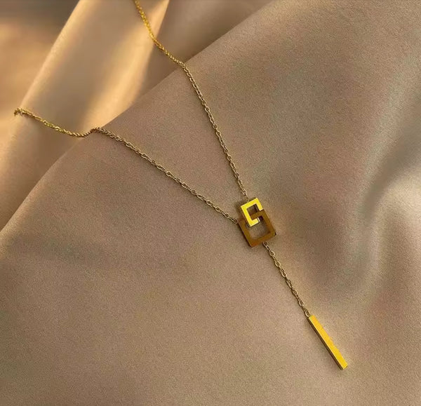 Geometric Gold Pendant Necklace – Luxe Veloura